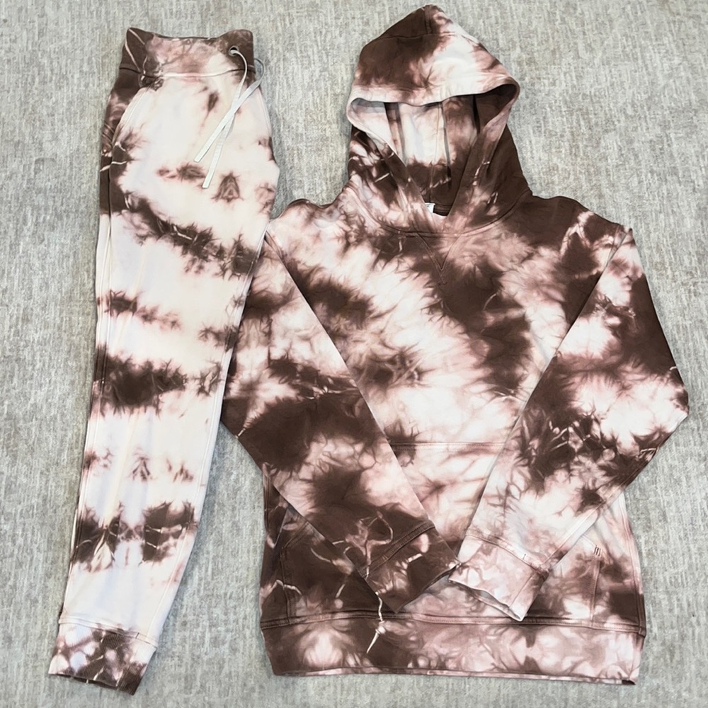 Lululemon Joggers & Sweatshirt. (Diamond Dye Mink Berry Lunar Rock)